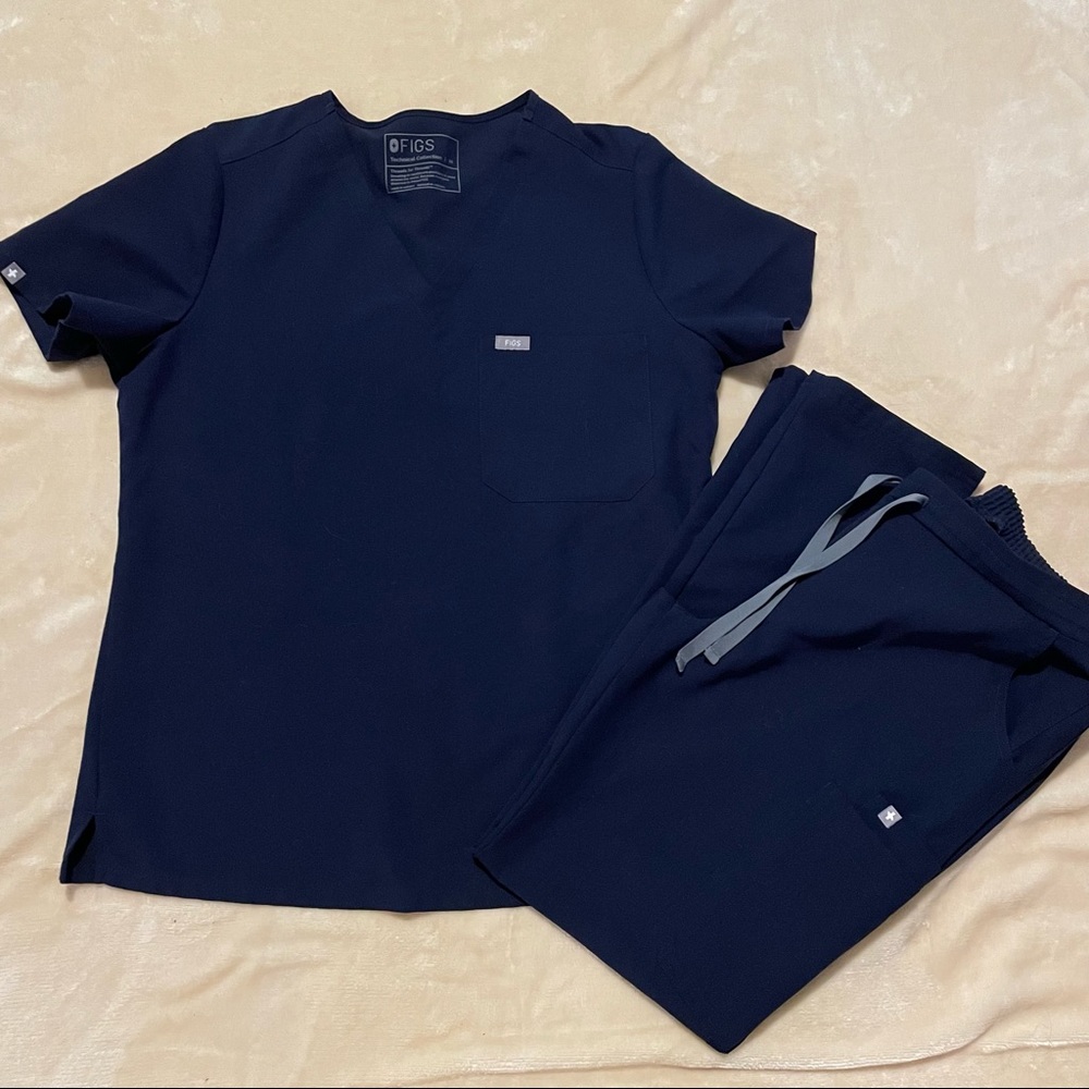 Figs Navy scrub set